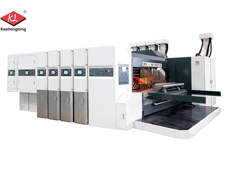 Machine automatique de fabrication de boîtes en carton ondulé