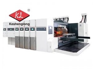 Machine automatique de fabrication de boîtes en carton ondulé